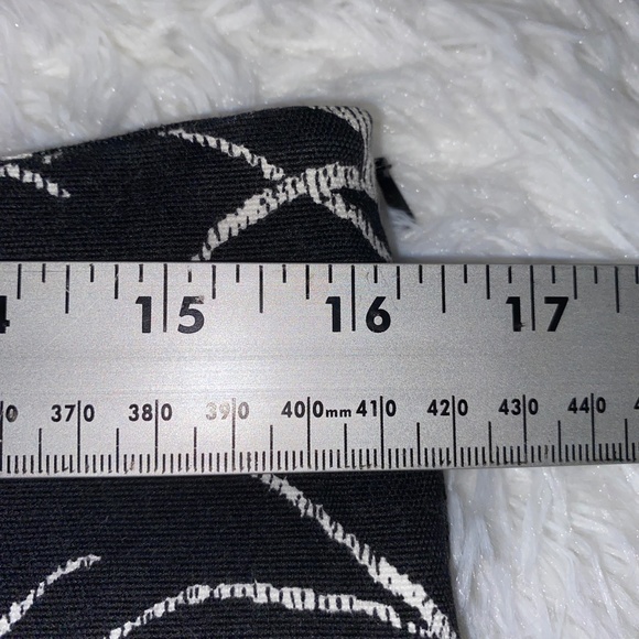 EUC Talbots Capri Printed Pants in Black and White Side Zip - Picture 5 of 7